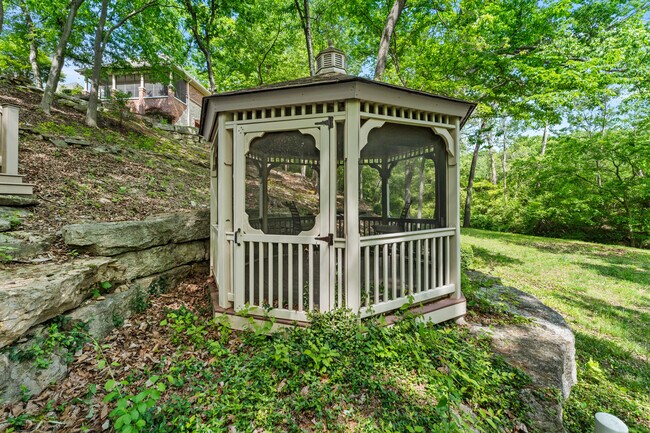 Building Photo - 12932 Sunset Bluff Ct