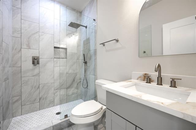 Building Photo - 1115 Bell St