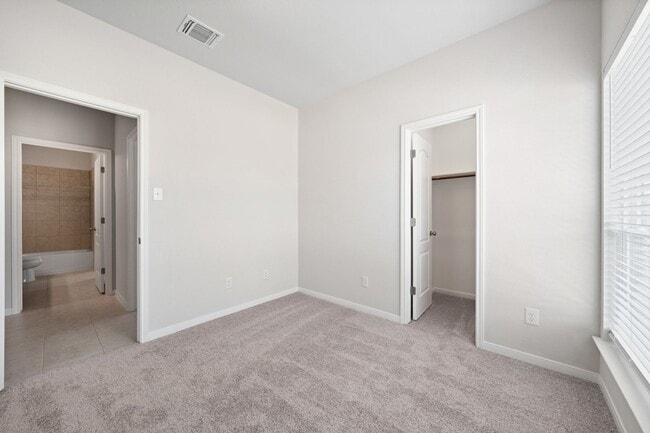 Building Photo - 4 Bedroom Home in Troy ISD!