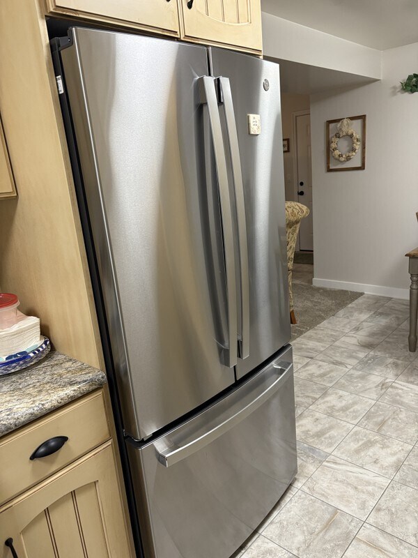 Building Photo - 1302 S 200 W