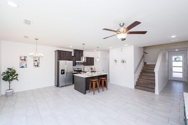 Building Photo - 9903 Bijan Dr