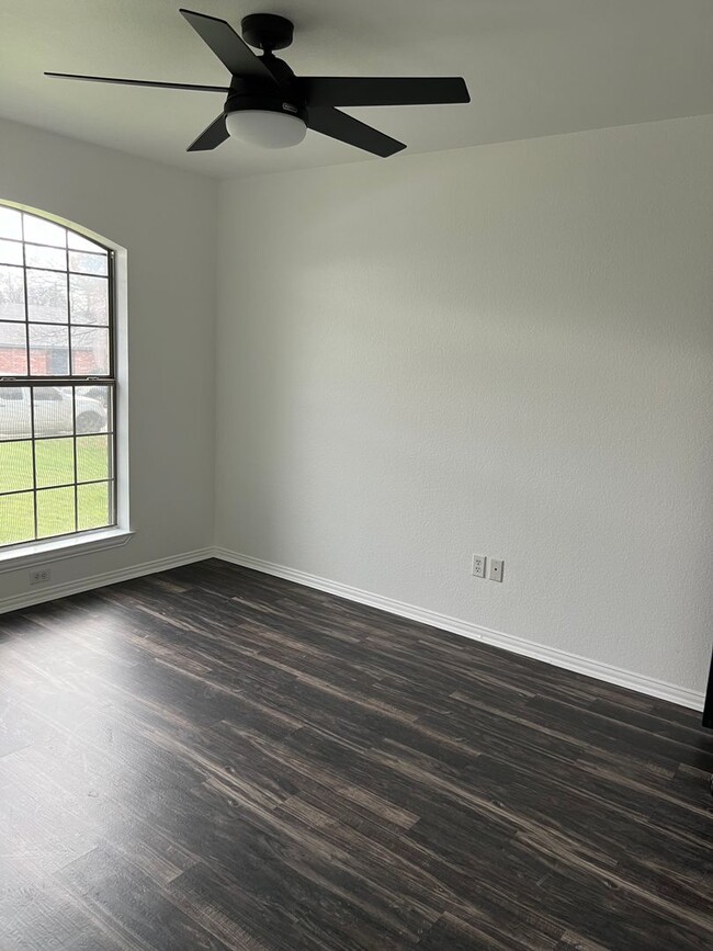 Building Photo - BRICK HOME MARYS CREEK ESTATES MINUTES TO ...