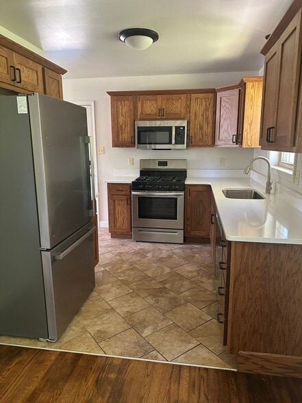 Building Photo - 10924 Gaywood Dr