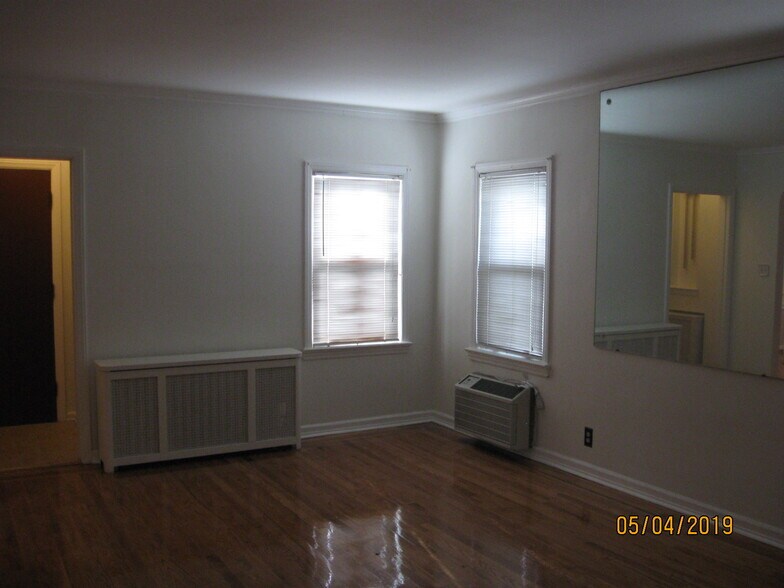 Building Photo - 56-47 203rd St