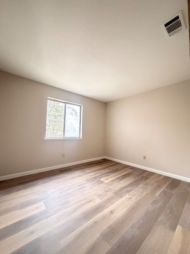 Building Photo - 11150 Trinity River Dr