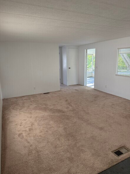 Building Photo - 16916 Bachmann Ave