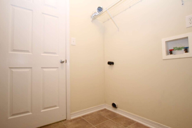 Building Photo - Pet Friendly 4BR Near NAS, Beaches & More!...