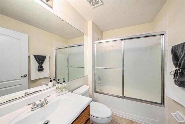 Building Photo - 7924 Carriage Pointe Dr