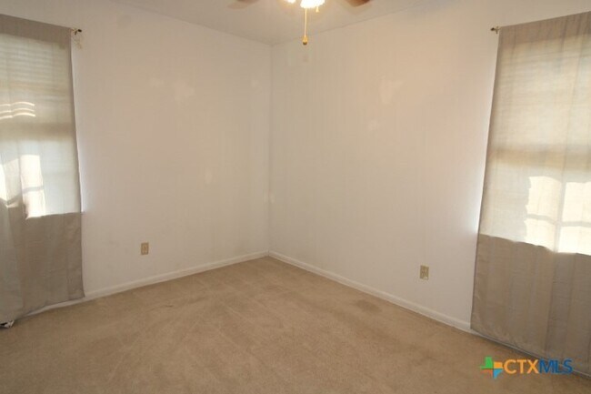 Building Photo - 1207 S 5th St
