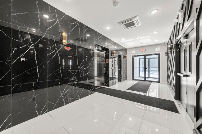 Building Photo - 51 E Main St