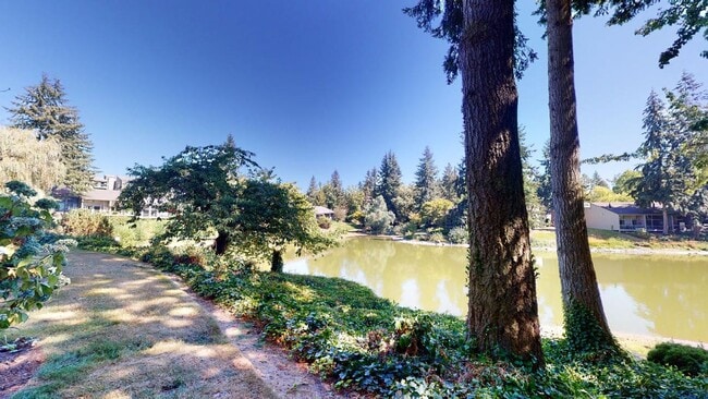 Building Photo - Private Lakefront Oasis in Sixty-01 Village