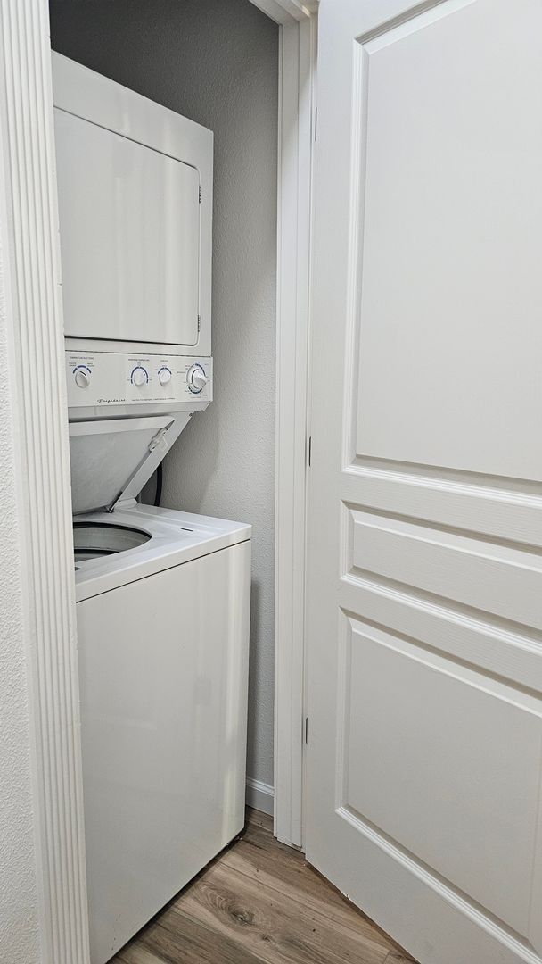 Building Photo - Delaware Duplex