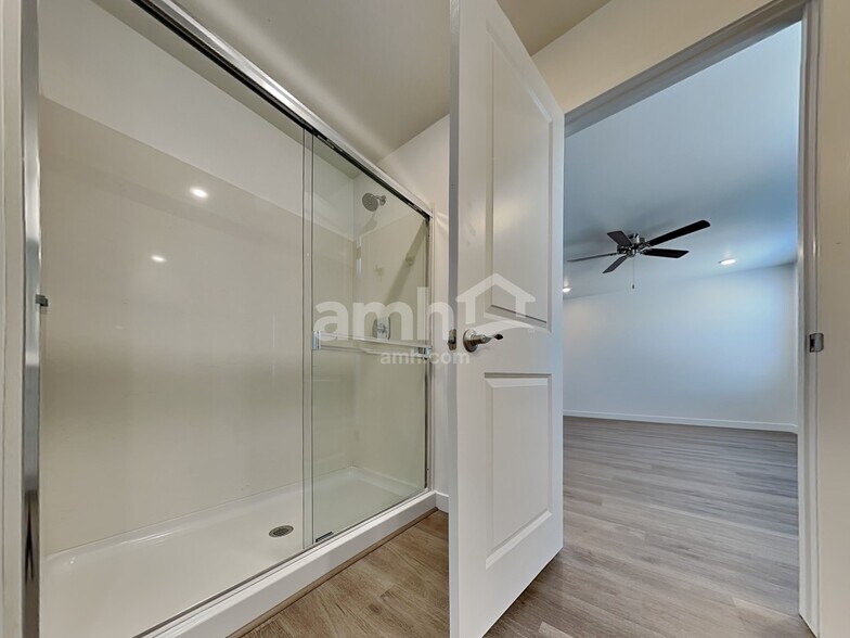 Building Photo - 6513 E Paseo Alga
