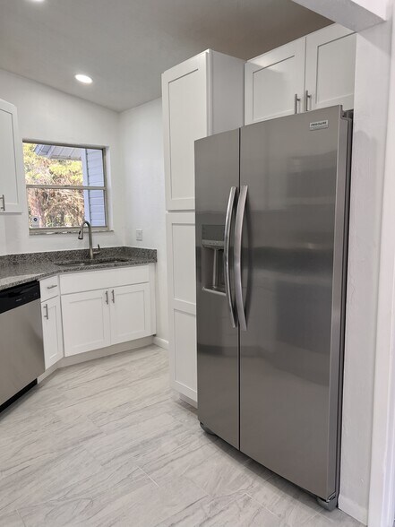 Building Photo - 19 Brittany Ln