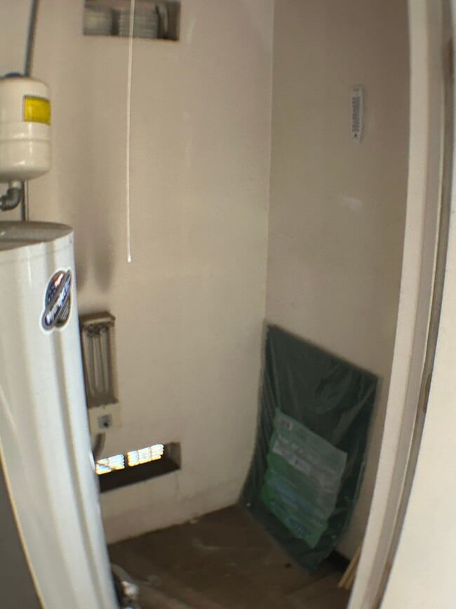 Building Photo - Beautiful 2 bedroom 2 bathroom condo (Avai...