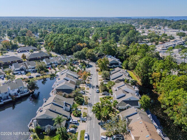 Building Photo - 9960 Moorings Dr