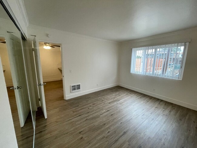 Building Photo - 363 Playa Del Sur St