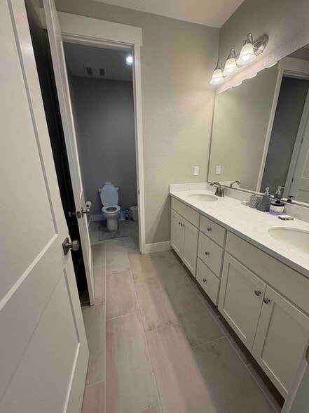 Building Photo - 2850 Lumin Ct