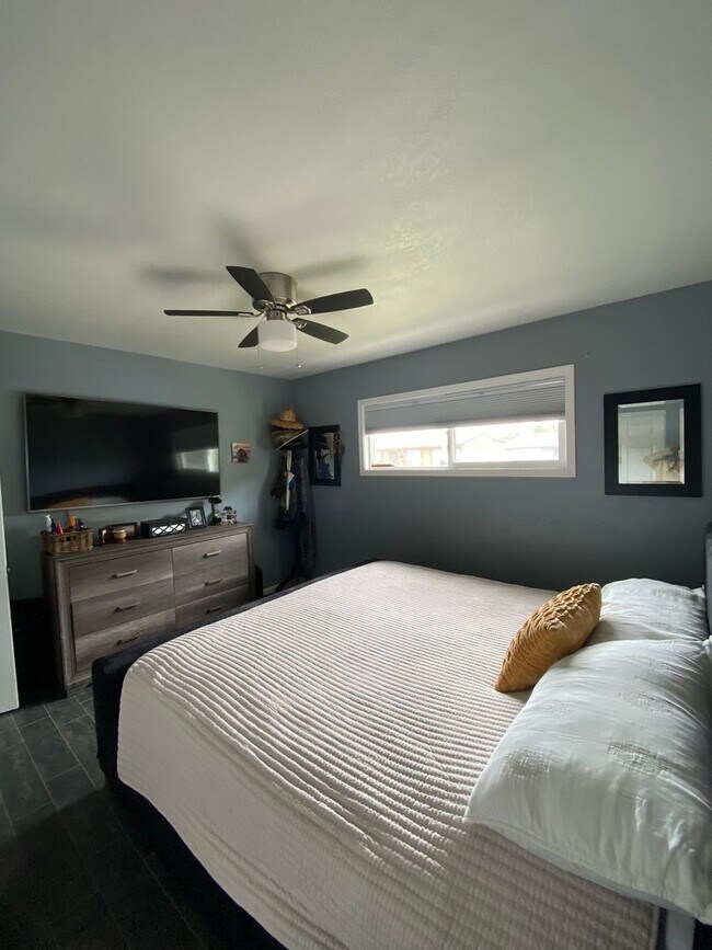 Building Photo - Gorgeous, Spacious 3 bed / 1 bath located near Encanto, San Diego!