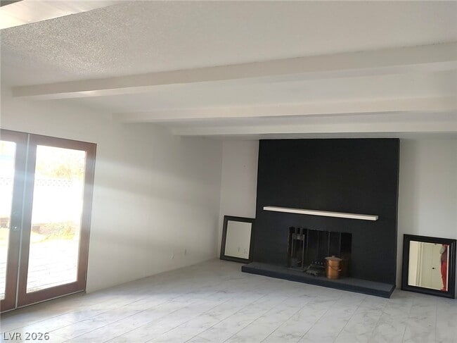 Building Photo - 2005 E Oakey Blvd