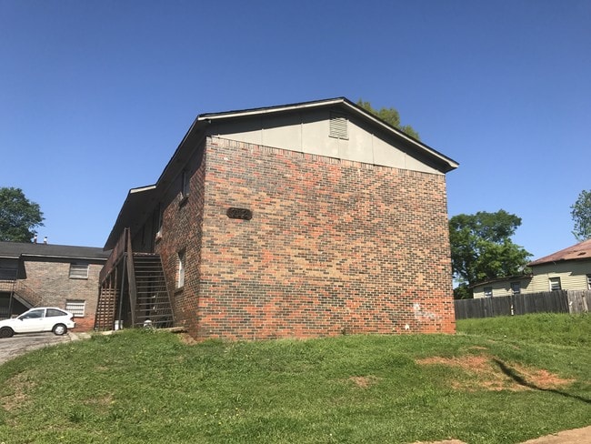 712 47th St N side view - 712 47th St N