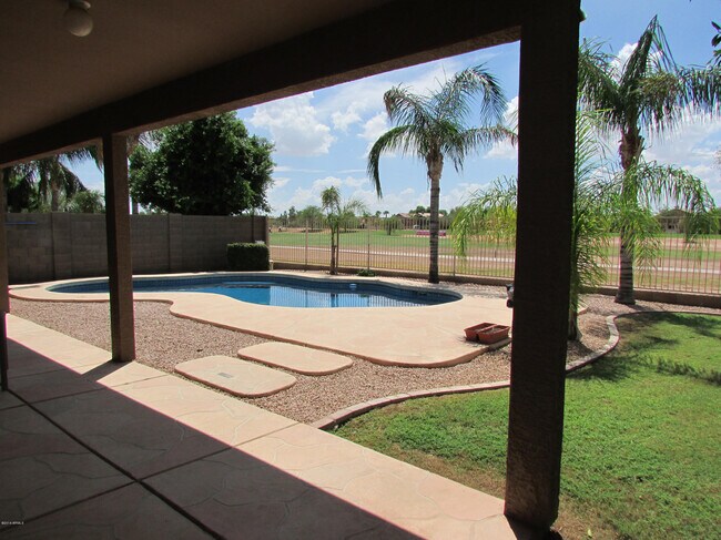 Building Photo - 1346 S Palomino Creek Dr