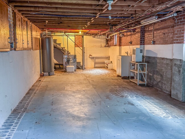 Building Photo - 2503 Nottoway Blvd