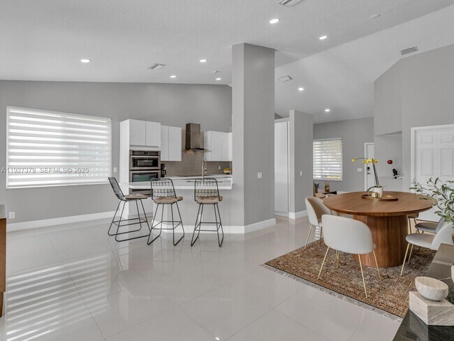 Building Photo - 933 Falling Water Rd