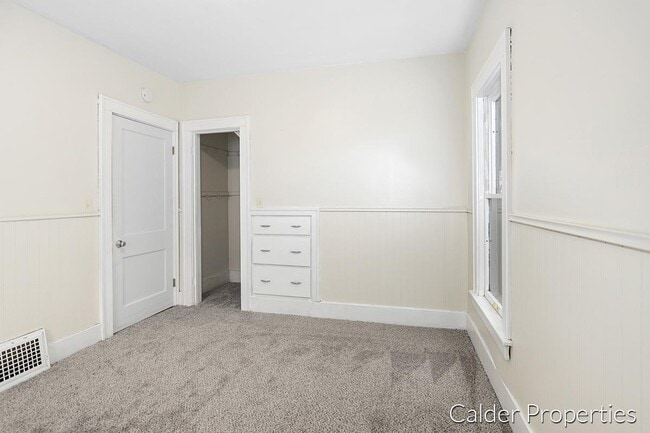 Building Photo - 1639 Wendler Ave SW