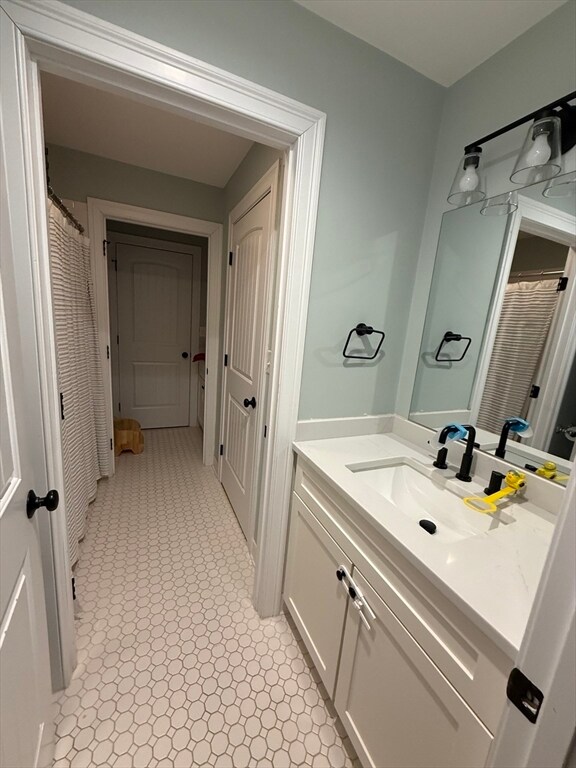 Building Photo - 394 W 2nd St