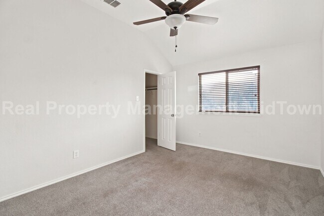 Building Photo - 12620 Summerwood Dr