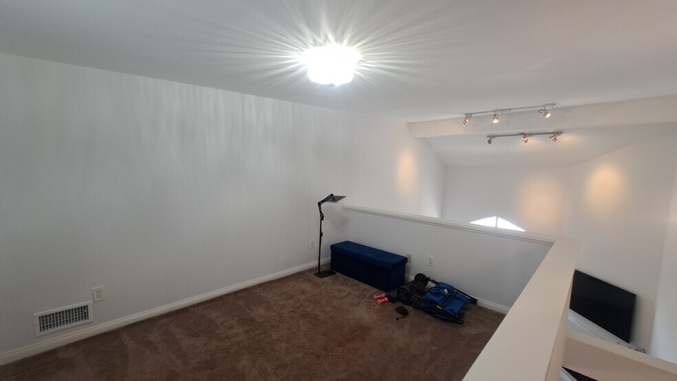 Loft - 21520 Burbank Blvd