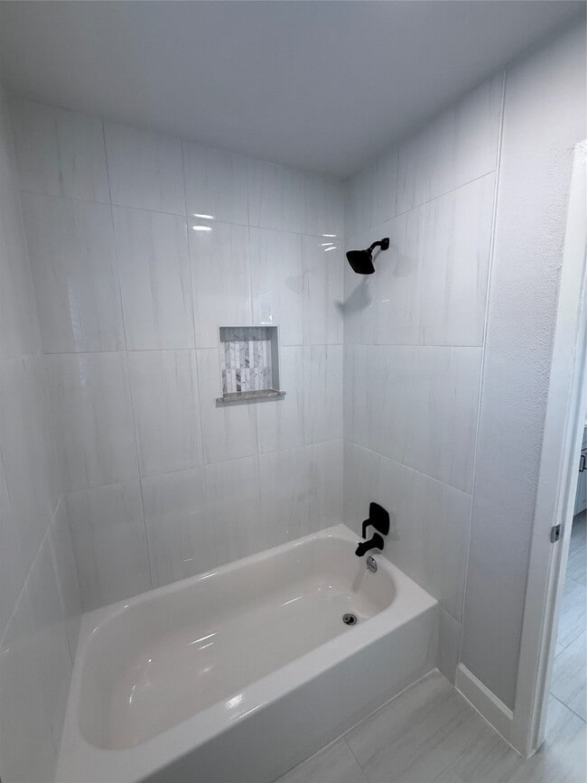 Building Photo - 6518 Briar Terrace Dr