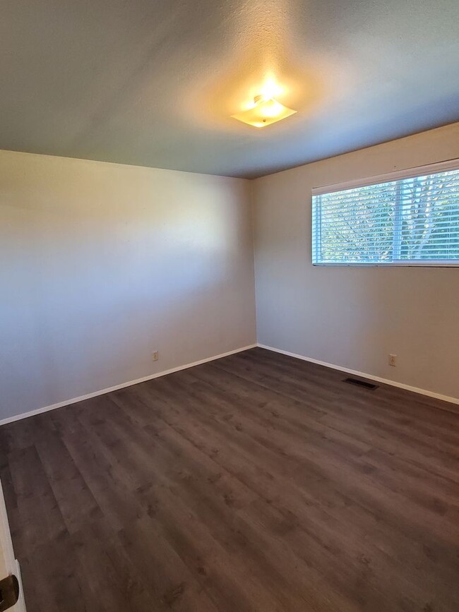 Building Photo - Beautifully Remodeled Split-Entry Home on ...