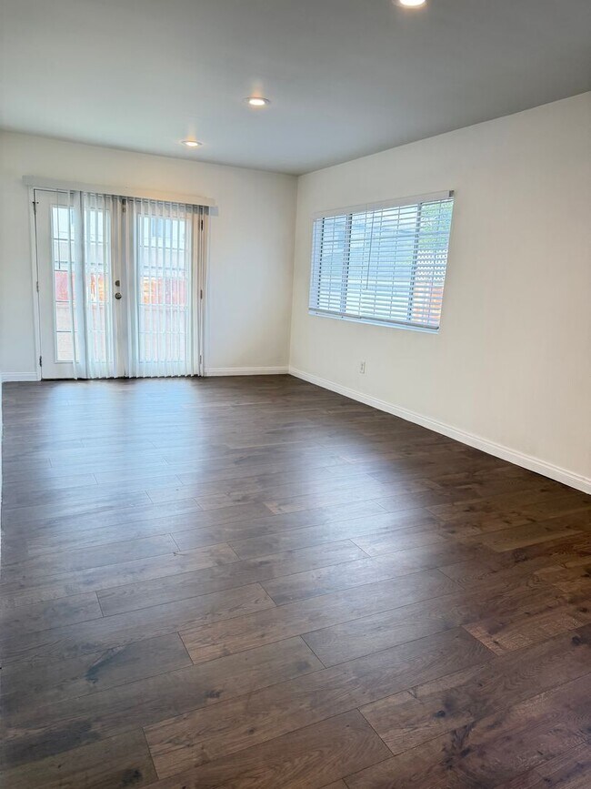 Building Photo - 2540 Hudspeth St