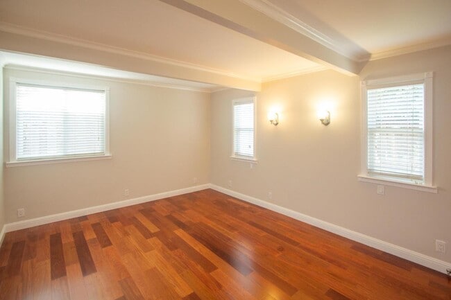 Building Photo - 827 Richardson Ct