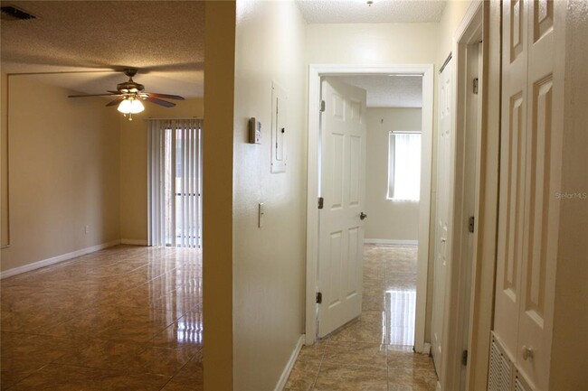 Building Photo - 630 Kenwick Cir