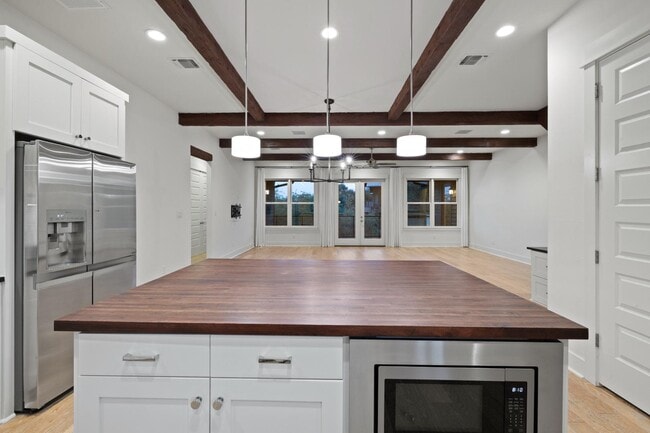 Building Photo - 2217 Seabiscuit Cv