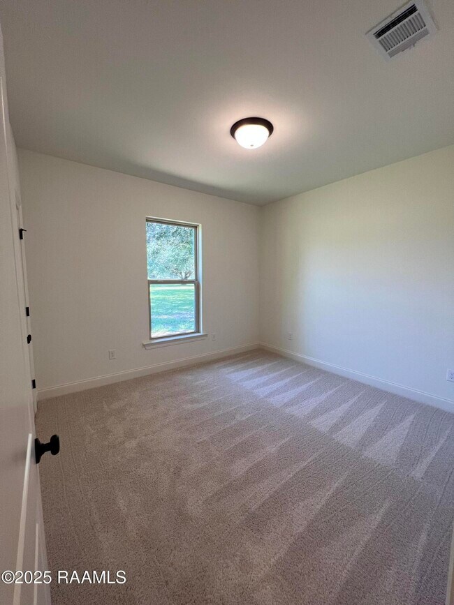 Building Photo - 107 Tenor St