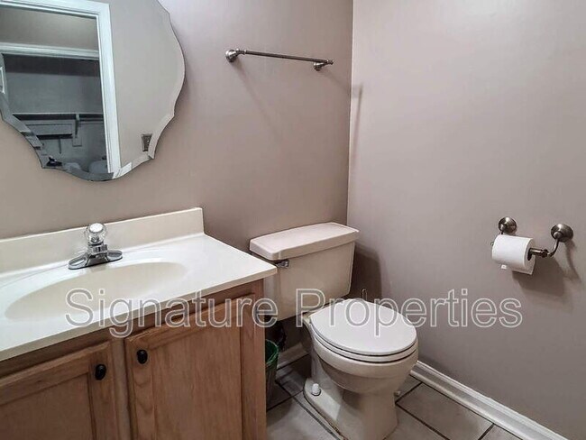 Building Photo - 901 Willow Point