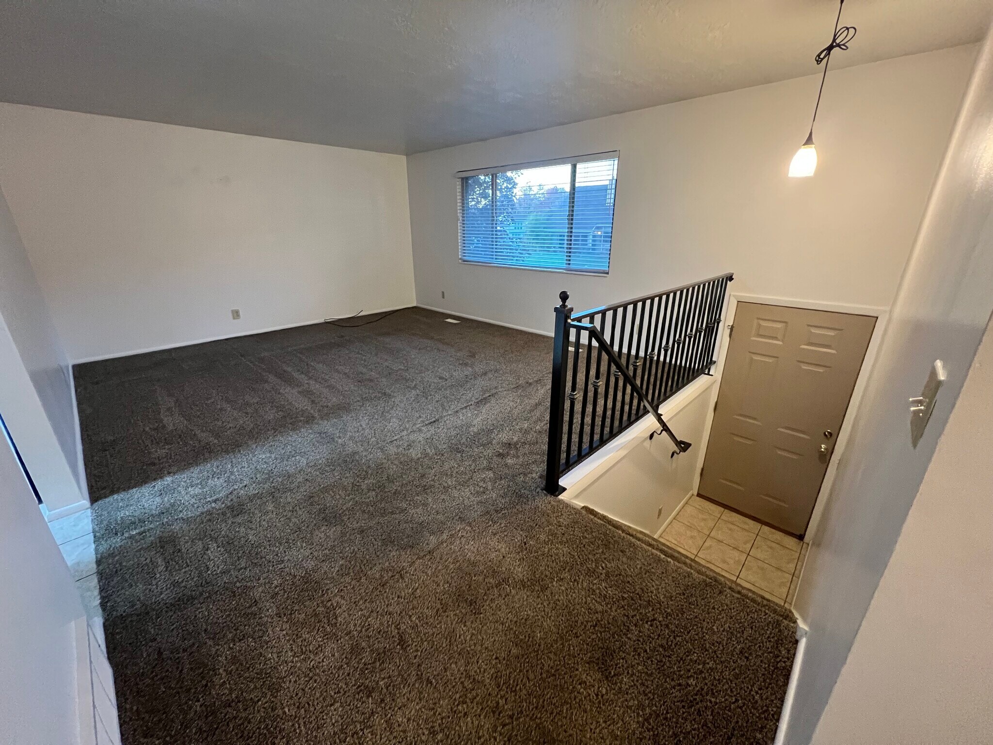 Building Photo - 689 E 2300 N