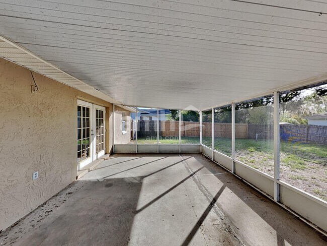 Building Photo - 1004 Lantana Dr