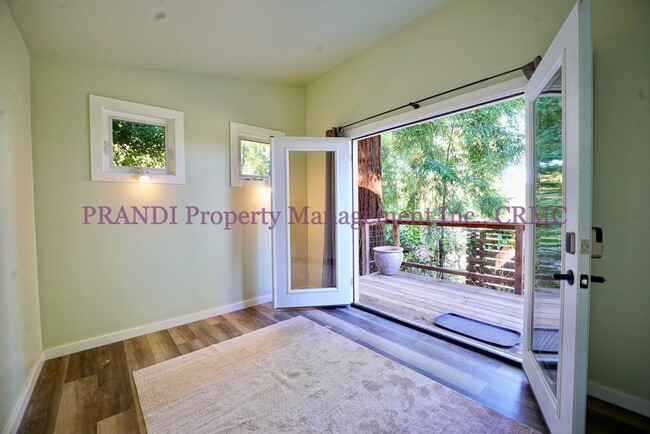 Building Photo - Quintessential Mill Valley Home Nestled in...