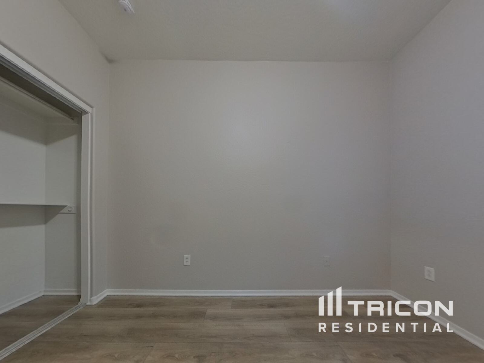Building Photo - 7919 S 73rd Dr