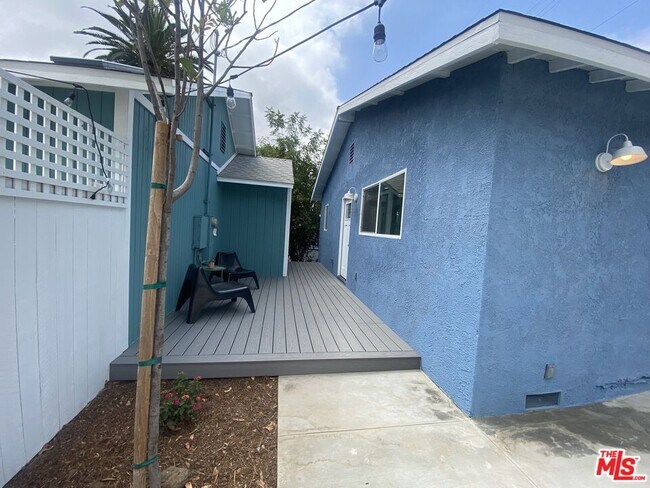 Building Photo - 5137 1/2 N Eagle Rock Blvd