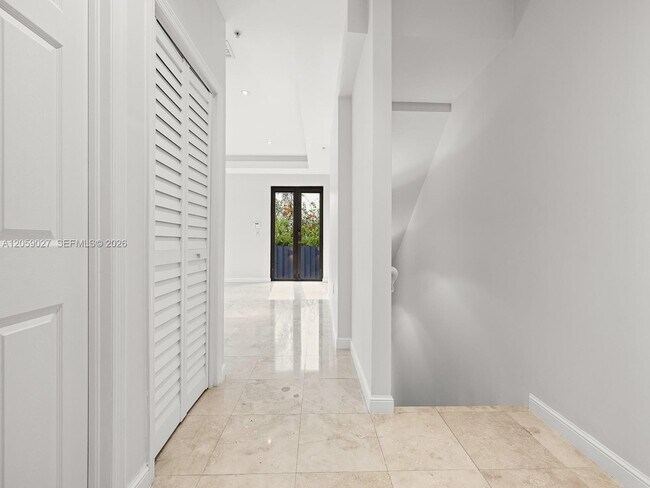 Building Photo - 5864 SW 74th Terrace