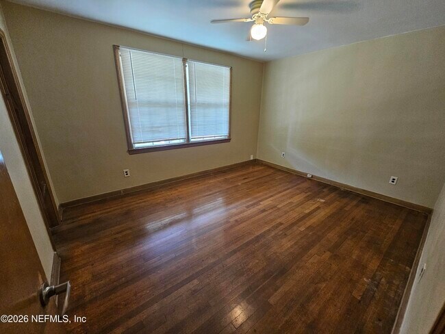 Building Photo - 444 Alder St