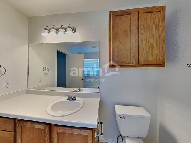 Building Photo - 602 Jessica Pl