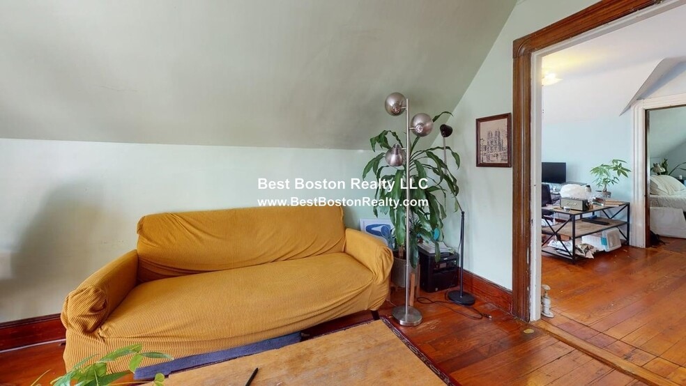 Building Photo - 289 Summer St