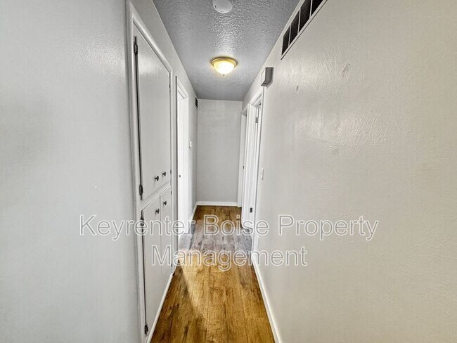 Building Photo - 5603 Centerbrook Dr